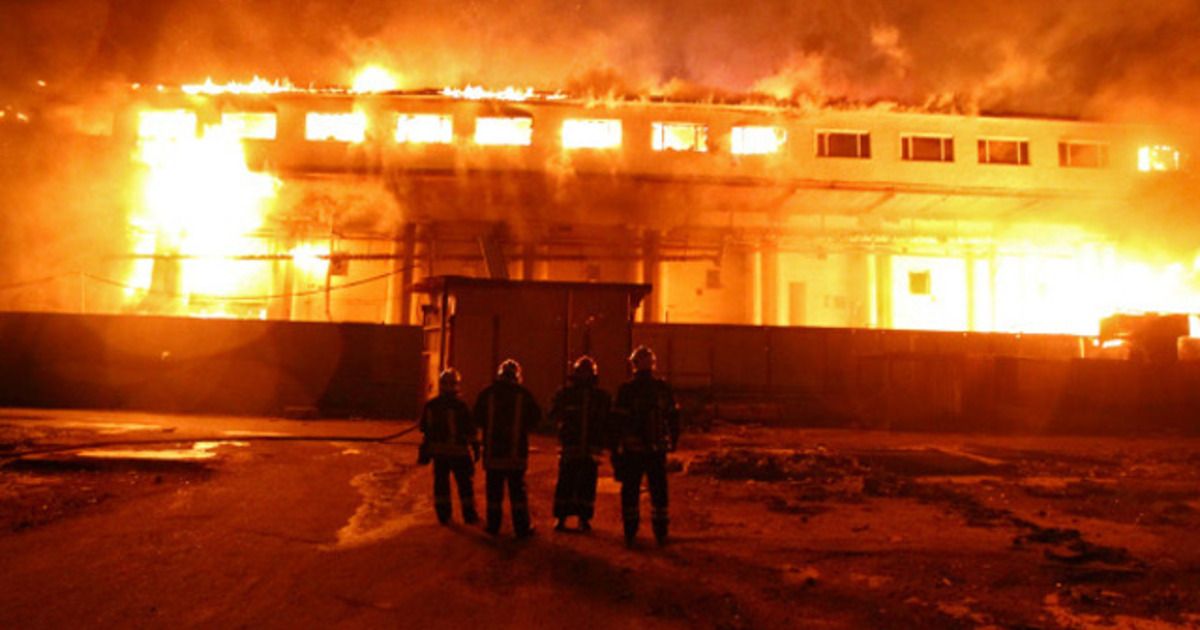 Пожары 2003 года. Общежитие РУДН В Москве пожар. Пожар в общежитии российского университета дружбы народов. Пожар в общежитии в Москве РУДН 24 ноября. 24 Ноября 2003 года - пожар в общежитии РУДН.