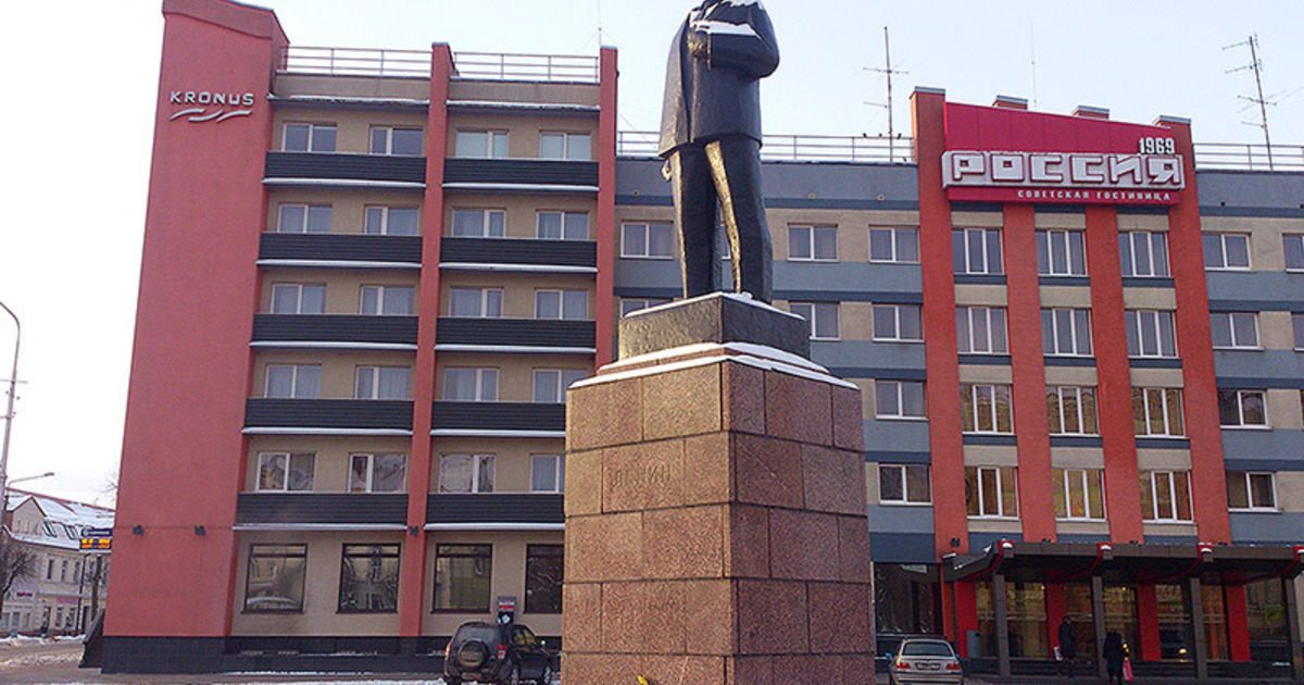 Подслушано в советске калининградской. Город Советск памятник Ленину. Площадь Ленина Советск Калининград. Памятник Ленину в Советске Калининградской обл. Памятник Ленину в Калининграде.