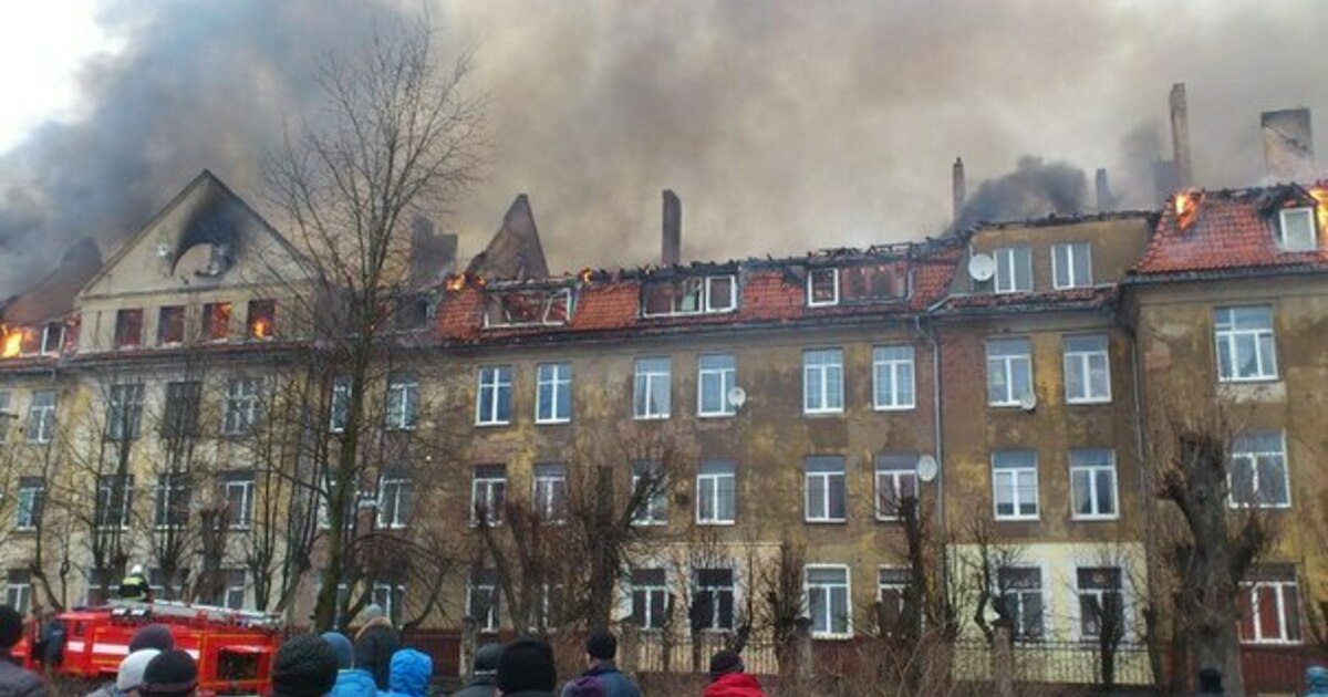 Горел дом черняховского. Черняховск улица Гагарина. Пожар в Черняховске. Пожар в Черняховске Гагарина. Черняховск Гагарина 17.