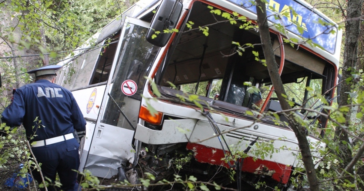 Упавшего в мойку автобуса