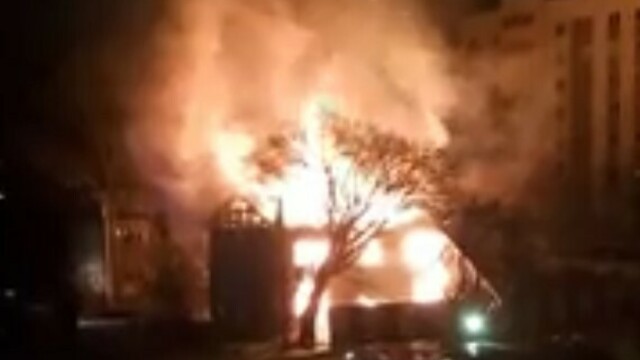 На ул. Добролюбова сгорел и обрушился деревянный дом 