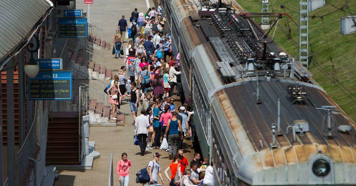 Балтийск поезд. Поезд Калининград Балтийск. Балтийск электричка. Балтийск Калининградская железная дорога. Новый поезд Балтийск.