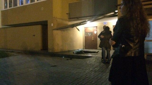На улице Аксакова с 13 этажа упала девушка
