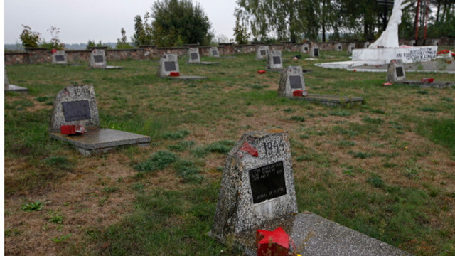 В Польше восстановили советское кладбище, разрушенное детьми-вандалами 