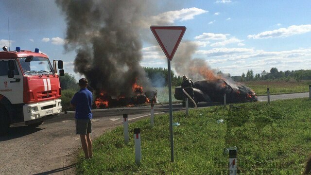 На выезде из Черняховска в результате аварии заживо сгорел человек (фото, видео)
