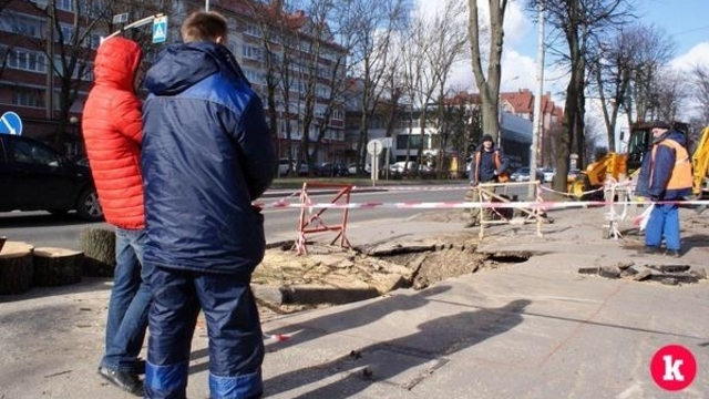 Ограничивающий движение ремонт тротуара на ул. Невского затянется до 31 марта