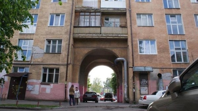 Власти Калининграда требуют от жителей Ленпроспекта расстеклить балконы до начала ЧМ-2018 