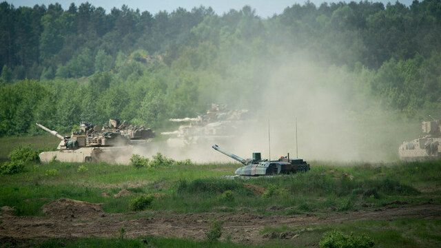 Военные США начали переброску танков под Миколайки