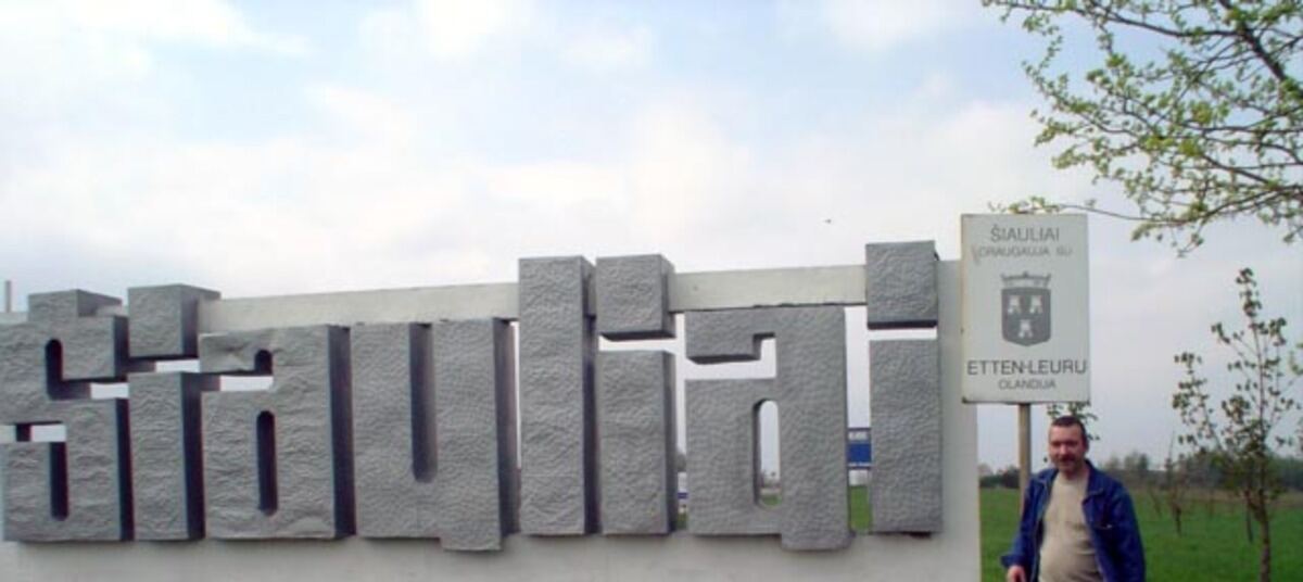 парад 1 мая. литва люди. вильнюс день победы. житель вильнюса. 9 мая в вильнюсе.