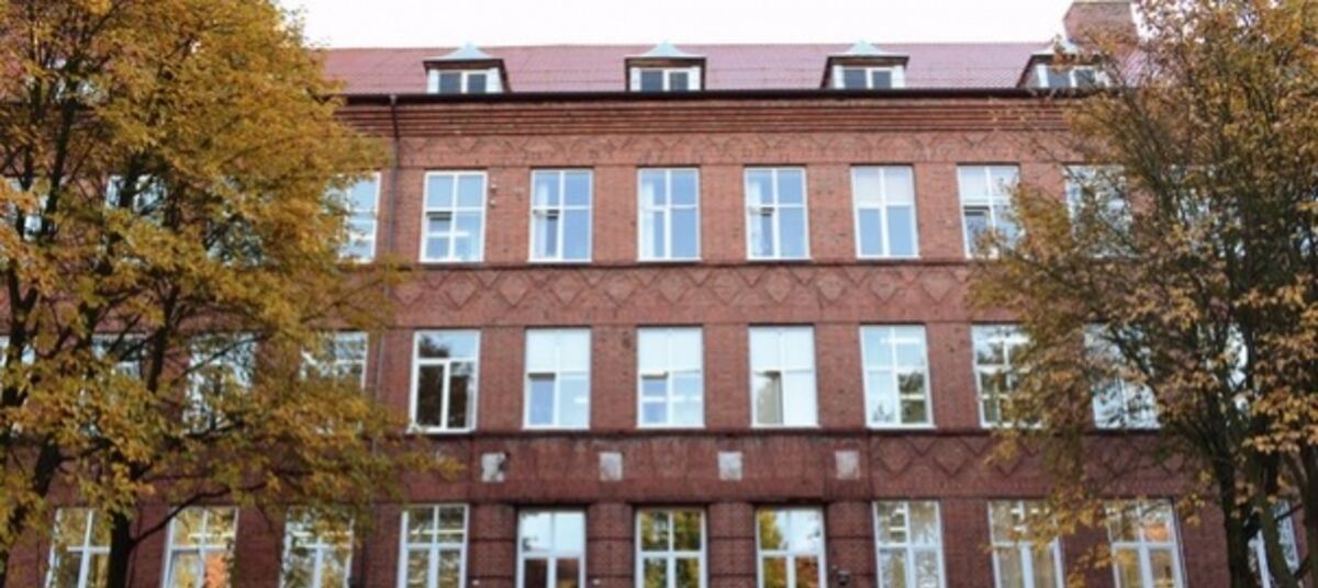 Первая школа в калининграде. Сайт 1 школы советск калининградская область. Гимназия 1 кенигсберг. Гимназия 1 кенигсберг. Первая школа в калининграде.