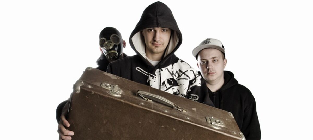 чемодан клан фото. чемодан группа. чемодан клан группа. чемодан группа. грязный луи и брик базука.