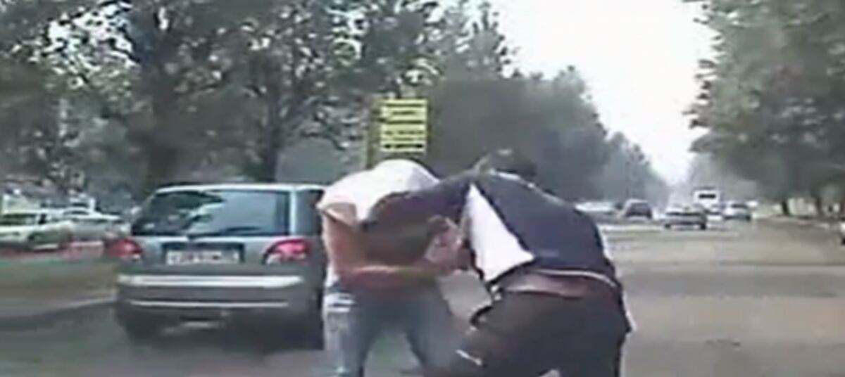 драки на дорогах видео