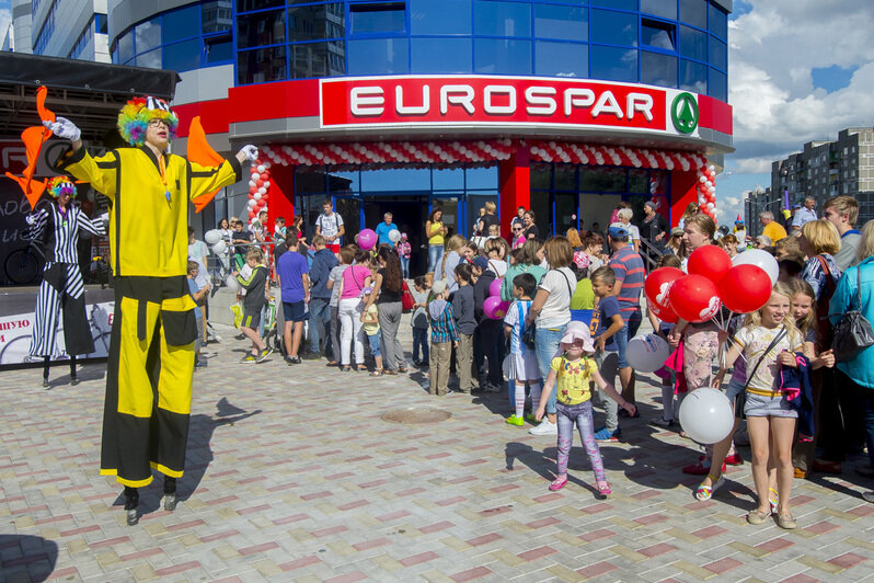 Бесплатные сладости, щедрые подарки и шоу мыльных пузырей: новый EUROSPAR открылся на Сельме - Новости Калининграда