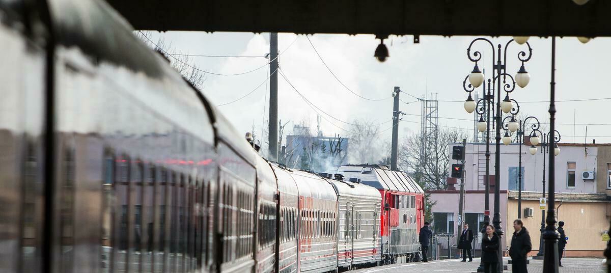 Калининград вильнюс поезд. Поезда России. Поезд дальнего следования. Поезда по Москве.