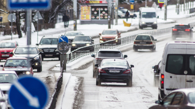 В Калининградской области снизят транспортный налог для владельцев дорогих автомобилей 