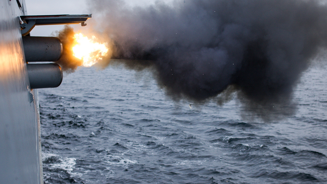 Корветы Балтфлота уничтожили субмарину условного противника с помощью торпедного комплекса 