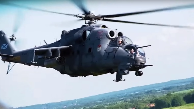 Минобороны показало видео учений морской авиации в Калининграде 