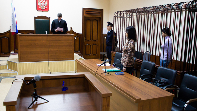 Видео из зала суда, где арестовали и.о. главврача роддома №4