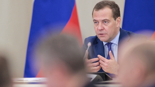 Медведев: Причина возникновения ЧП в школах — не только интернет