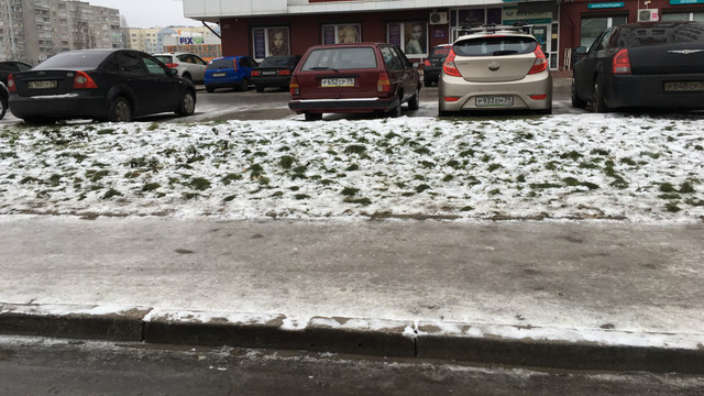 Калининградка поскользнулась на не очищенной от снега улице и получила сотрясение