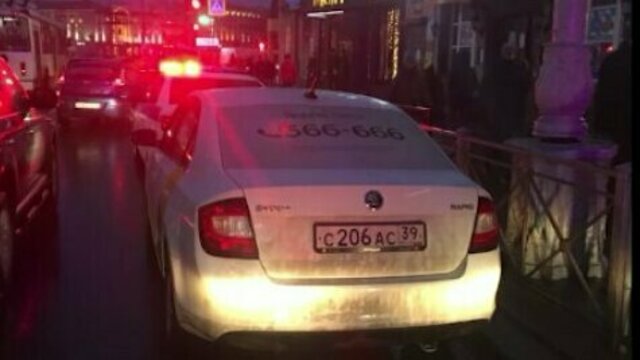В центре Калининграда задержали пьяного таксиста (видео)