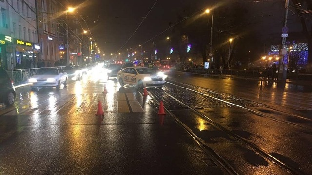 На Ленинском проспекте Калининграда автомобиль сбил 38-летнего пешехода