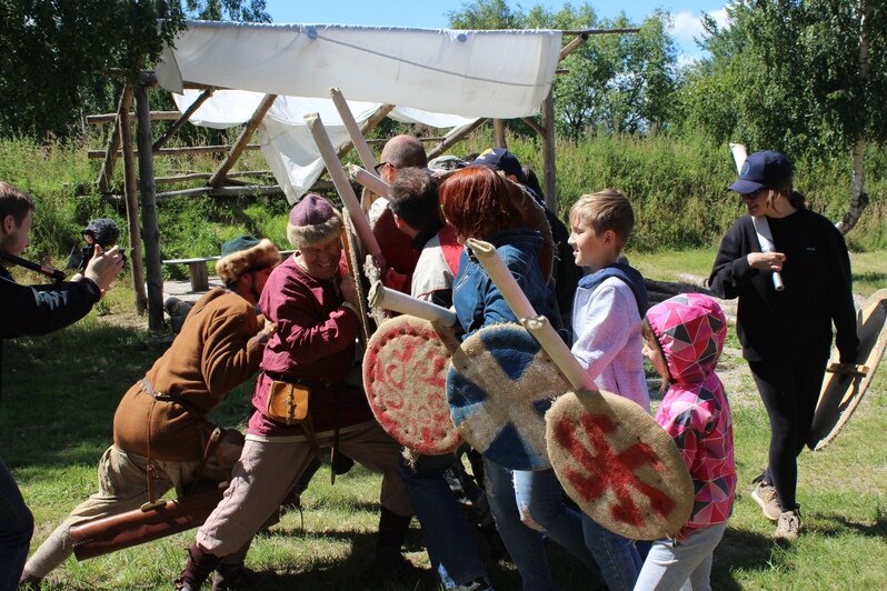 В деревне викингов "Кауп" испытали калининградцев на прочность - Новости Калининграда