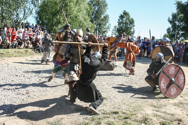 Соколиное шоу и боевые состязания: чем удивит фестиваль викингов "Кауп" в этот раз - Новости Калининграда