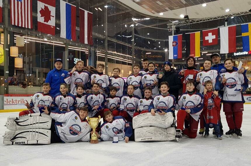 Юные хоккеисты из Светлогорска стали победителями чемпионата Литвы U14 - Новости Калининграда
