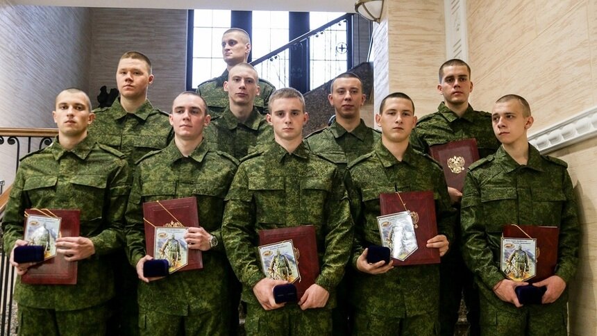 Десять калининградских призывников отправились служить в Президентский полк - Новости Калининграда