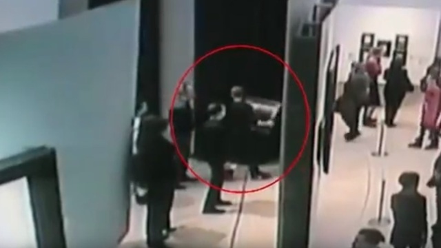 МВД опубликовало видео кражи картины Куинджи из Третьяковки