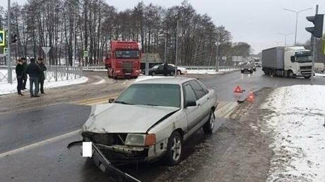 На гурьевской трассе при столкновении двух Audi пострадала 31-летняя женщина (фото)