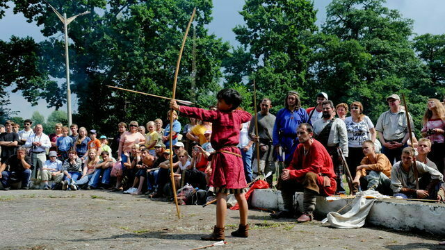 Фото с викингами и ужин в средневековой таверне: в деревне “Кауп” отметят День воина