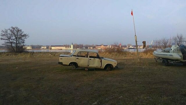 Мэрия: 50 калининградев за месяц пожаловались на брошенные под окнами домов автомобили