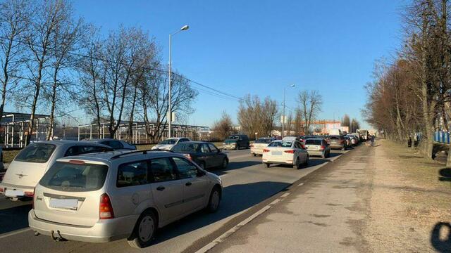 Большая Окружная и Невского встали в многокилометровом заторе