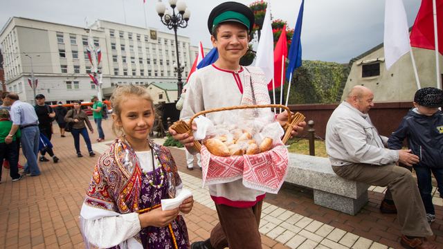 Флешмоб, выставка кукол, шашлыки в парке и на озере: как в Калининграде отметят День России