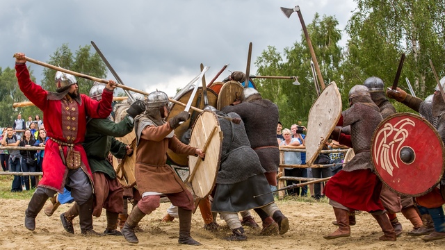 На фестивале эпохи викингов "Кауп" устроят шоу богатырей и штурмом возьмут крепость (программа)