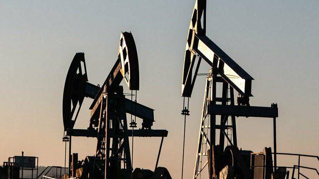 Цена нефти марки Brent впервые с января опустилась ниже 56 долларов