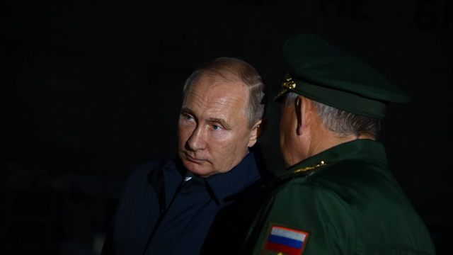 Путин и Шойгу осмотрели корвет 