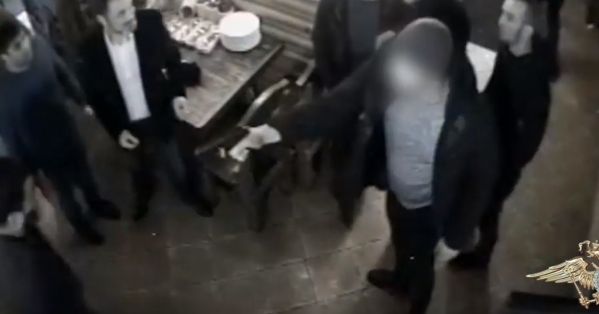 драка в ночном клубе ригель елец. зачинщик драки. зачинщик драки. зачинщик драки. зачинщик драки.