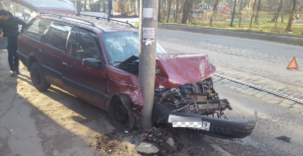 Очевидцы: в ДТП на ул. Киевской пострадали несколько человек - Новости Калининграда | Фото: читатель &quot;Клопс&quot;