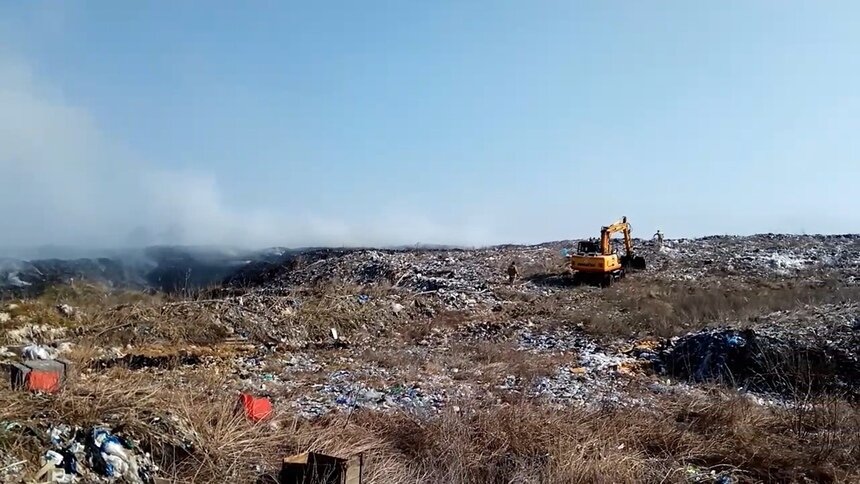 В Багратионовском районе загорелся полигон бытовых отходов (видео) - Новости Калининграда | Изображение: кадр из видео