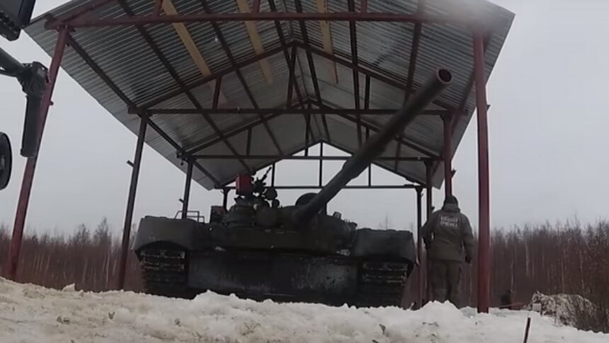 Из российского танка Т-80 выстрелили бревном ради испытания состояния пушки после ремонта (видео) - Новости Калининграда | Кад видеозаписи