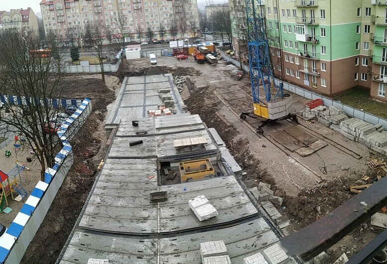 На ул. Суворова в Калининграде многоэтажку строят вплотную к соседнему дому (фото)  - Новости Калининграда | Фото: жительница дома