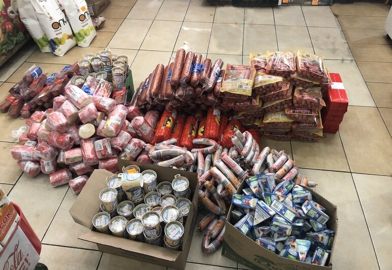 ФСБ и таможня нашли у торговцев на Полоцкой почти четыре тонны санкционных сыров и колбас - Новости Калининграда | Фото: пресс-служба областной таможни
