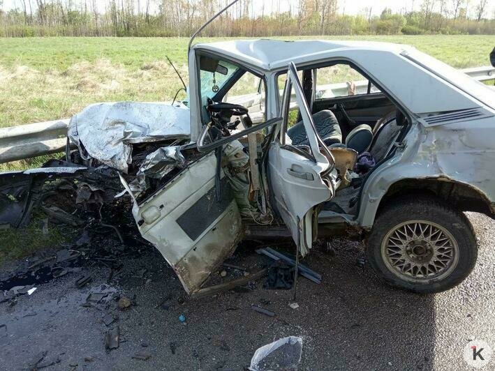 Под Гурьевском в лобовом столкновении с Renault пострадал водитель Mercedes (фото) - Новости Калининграда | Фото очевидца