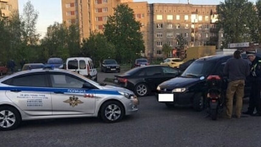 На Батальной Peugeot столкнулся со скутером, пострадала женщина - Новости Калининграда | Фото: пресс-служба регионального УМВД