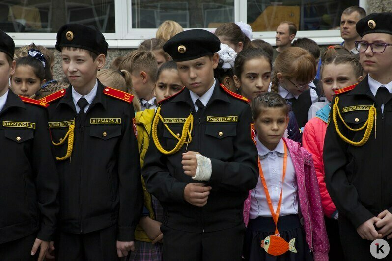 Как прошёл последний звонок в калининградской школе №50 (фоторепортаж) - Новости Калининграда | Виктор Буздин / &quot;Клопс&quot;