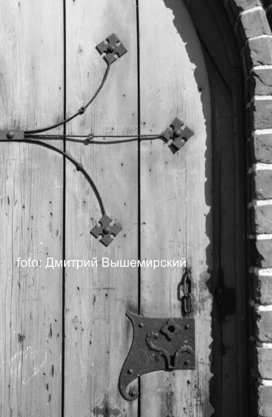 Калининградская художница исколесила область в поисках сохранившихся в старинных зданиях дверей  - Новости Калининграда | Фото