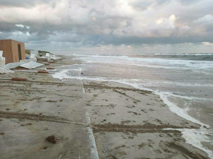 В Янтарном шторм смыл один из пляжей (фото) - Новости Калининграда | Фото: Алексей Заливатский